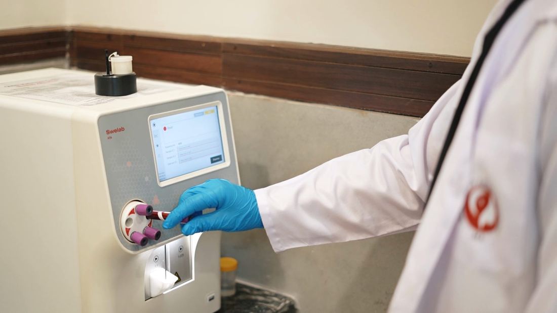 Blood analyser